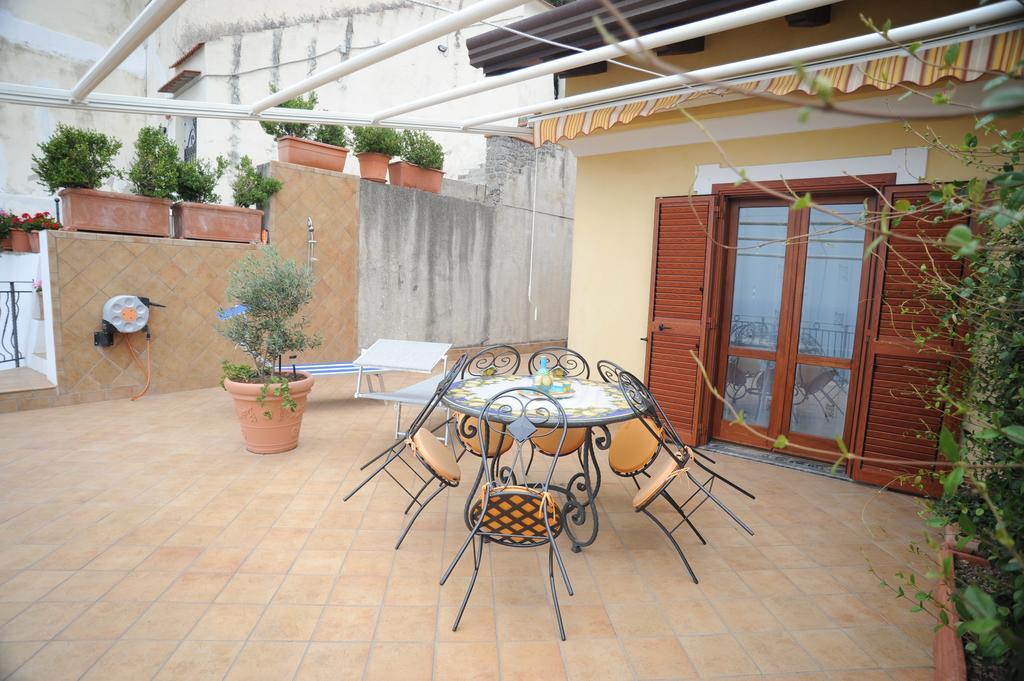 La Mela Blu Bed & Breakfast Фуроре Екстериор снимка