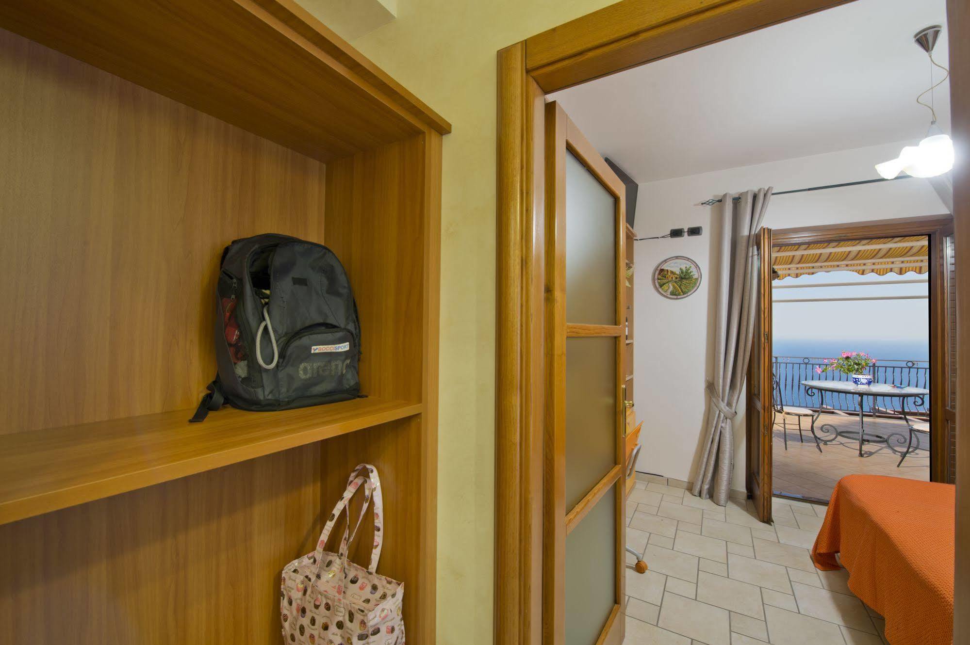 La Mela Blu Bed & Breakfast Фуроре Екстериор снимка