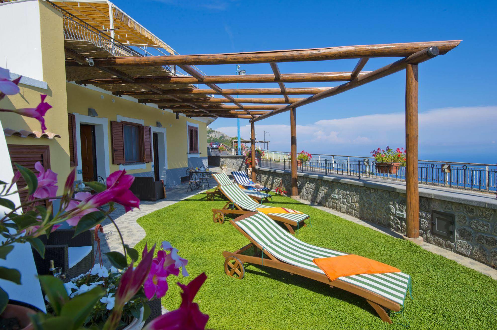 La Mela Blu Bed & Breakfast Фуроре Екстериор снимка
